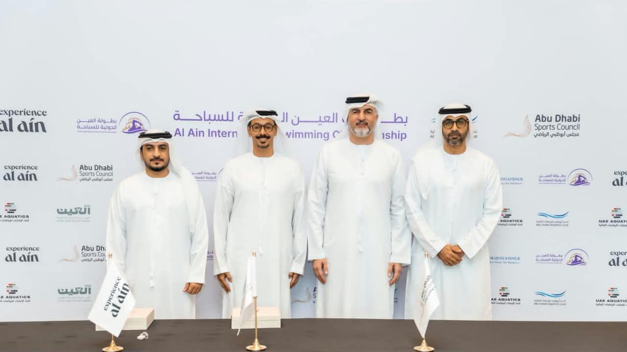 النسخة الأولى من دولية العين للسباحة تستقطب 400 سباح وسباحة